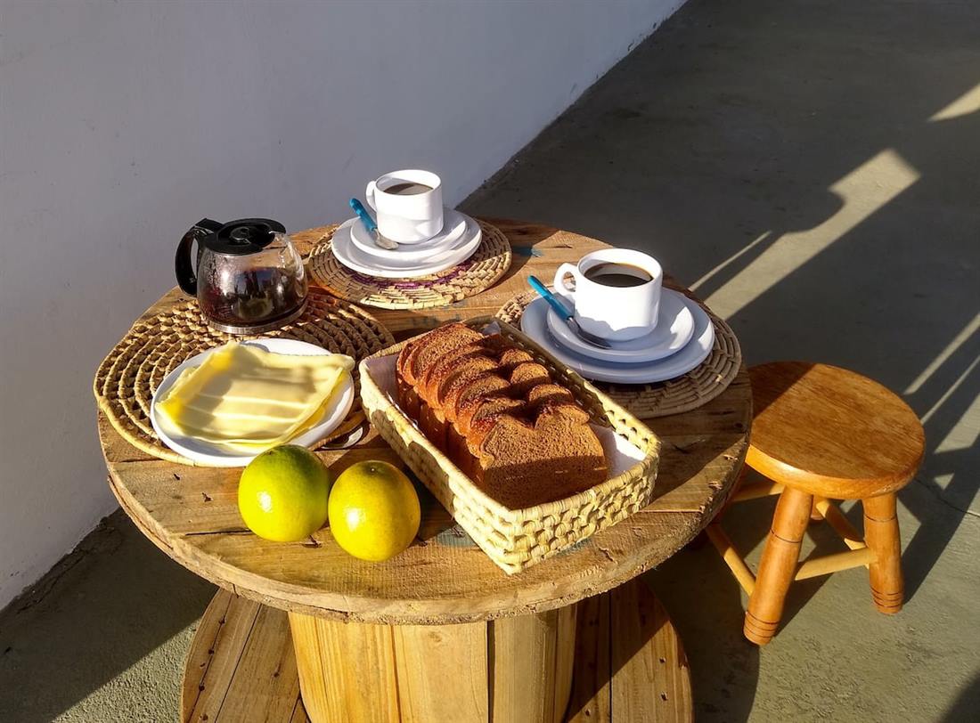 Café da manhã na varanda